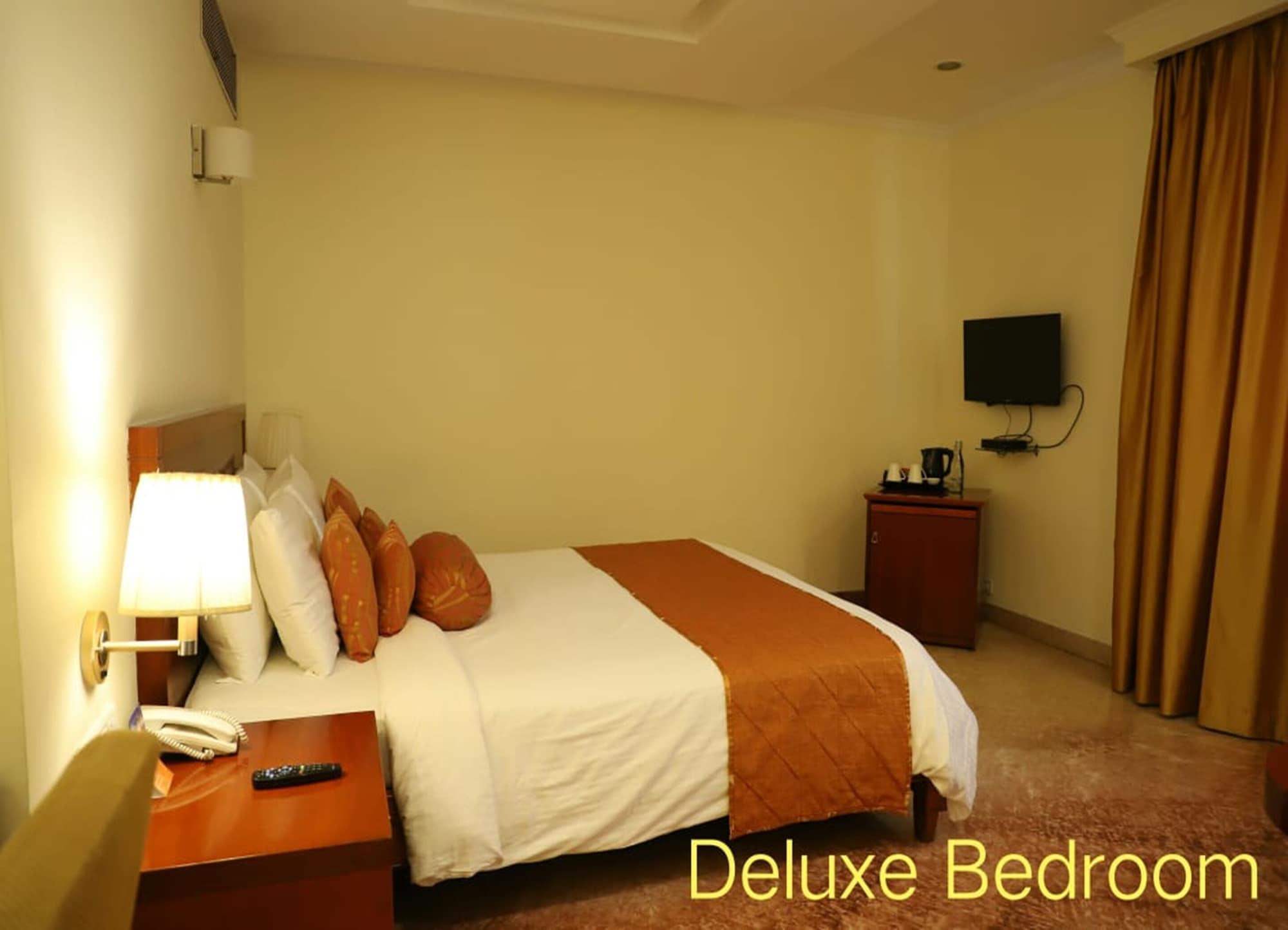 Royal Sarovar Portico Shiliguri Exterior foto