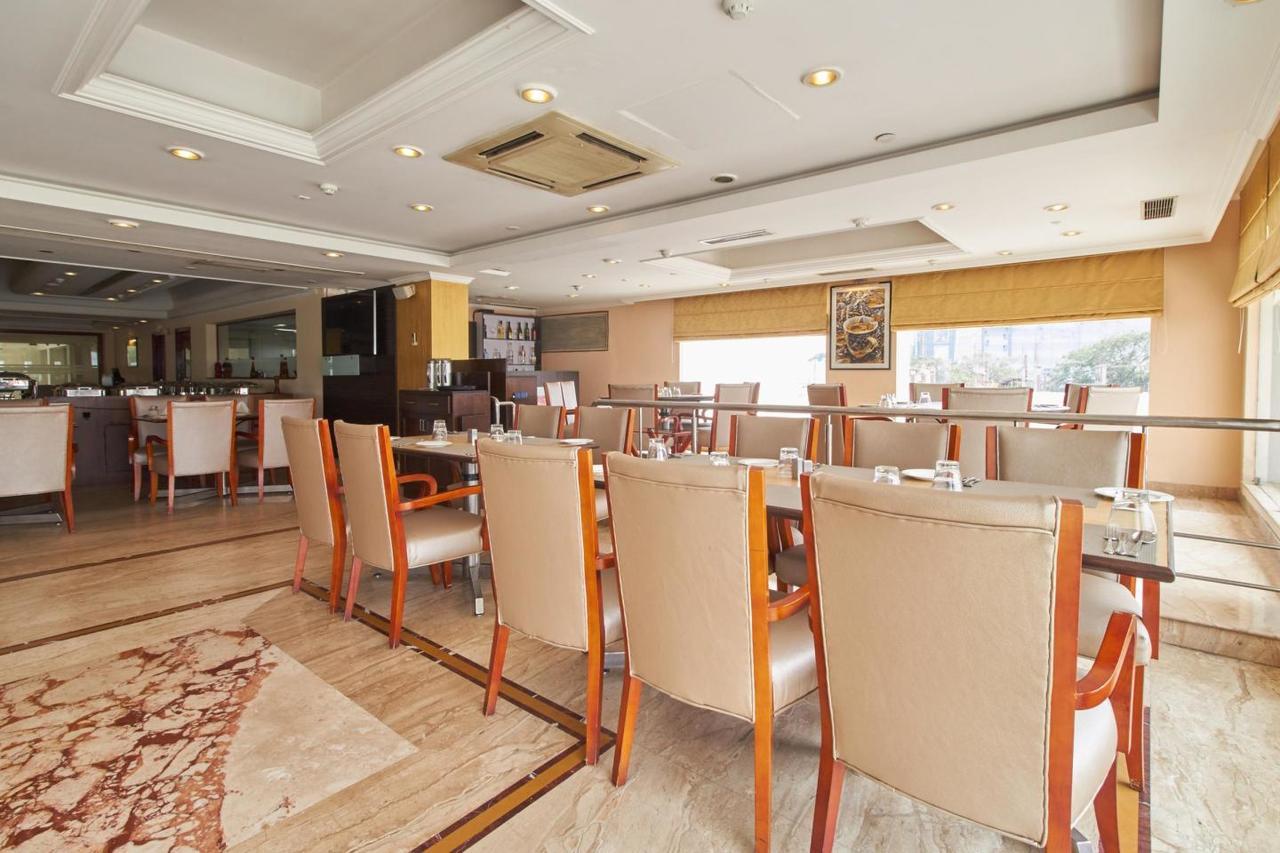 Royal Sarovar Portico Shiliguri Exterior foto