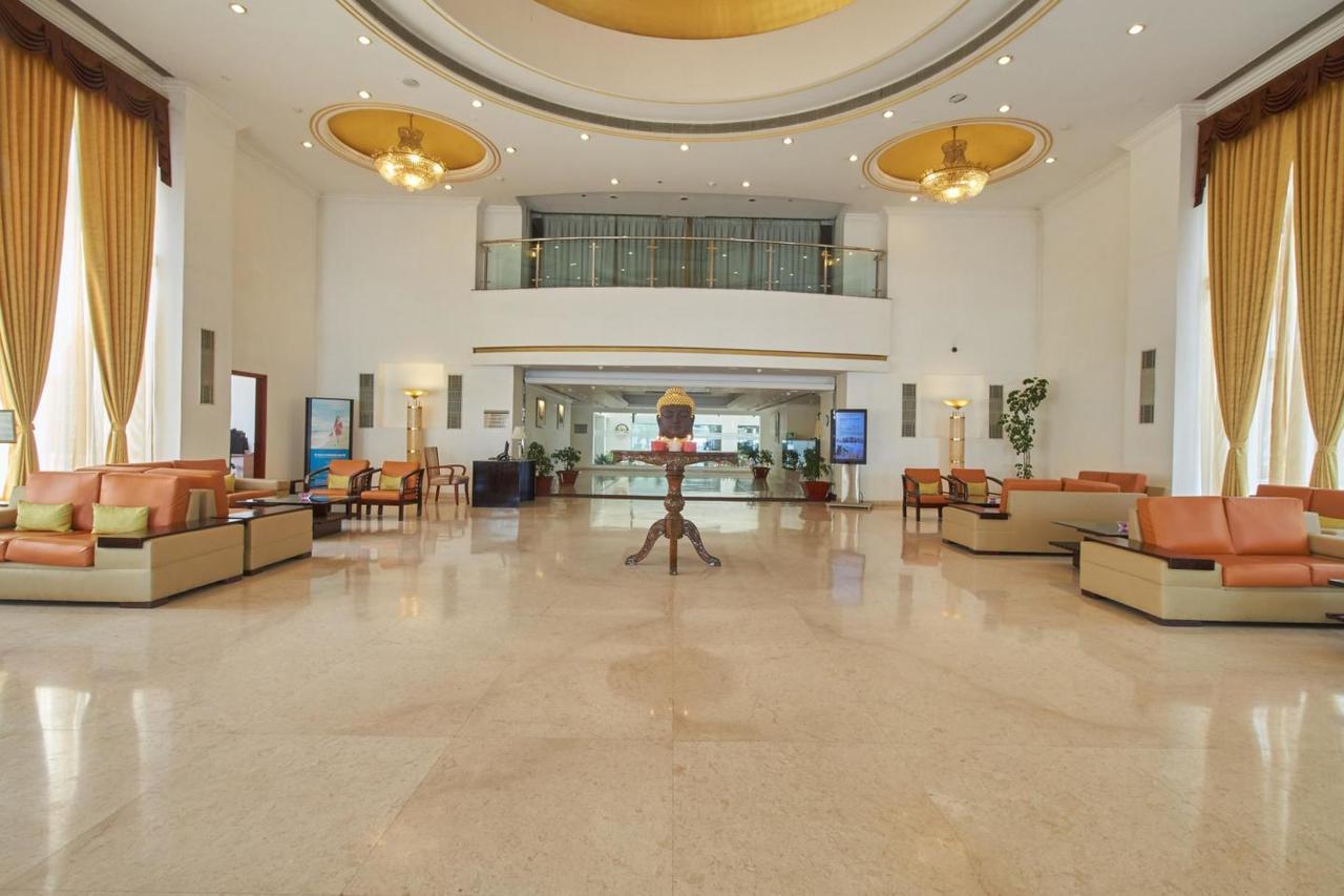 Royal Sarovar Portico Shiliguri Exterior foto