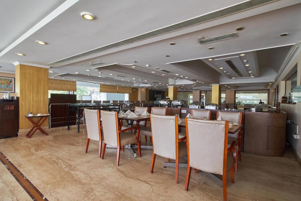 Royal Sarovar Portico Shiliguri Exterior foto