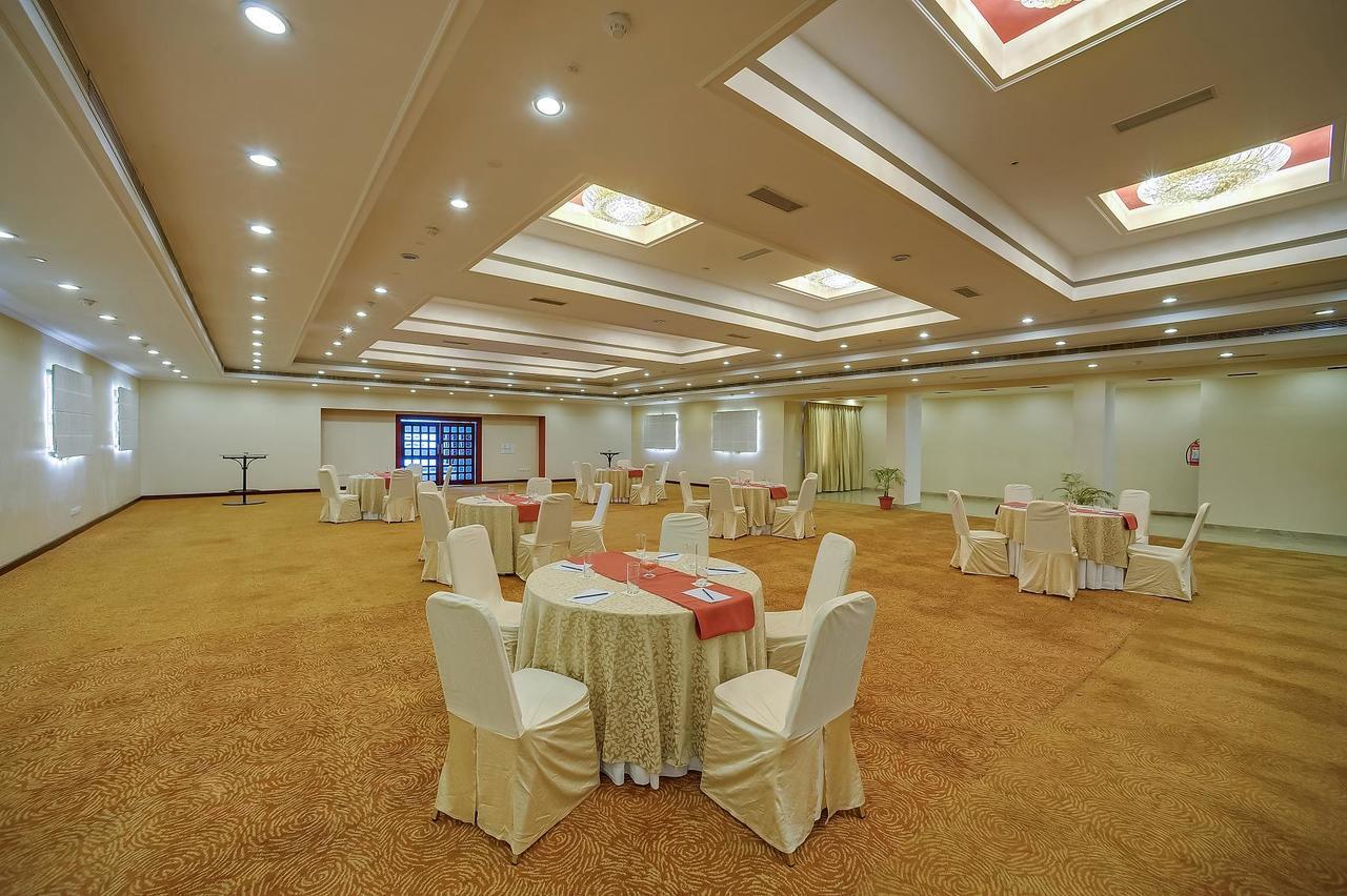 Royal Sarovar Portico Shiliguri Exterior foto