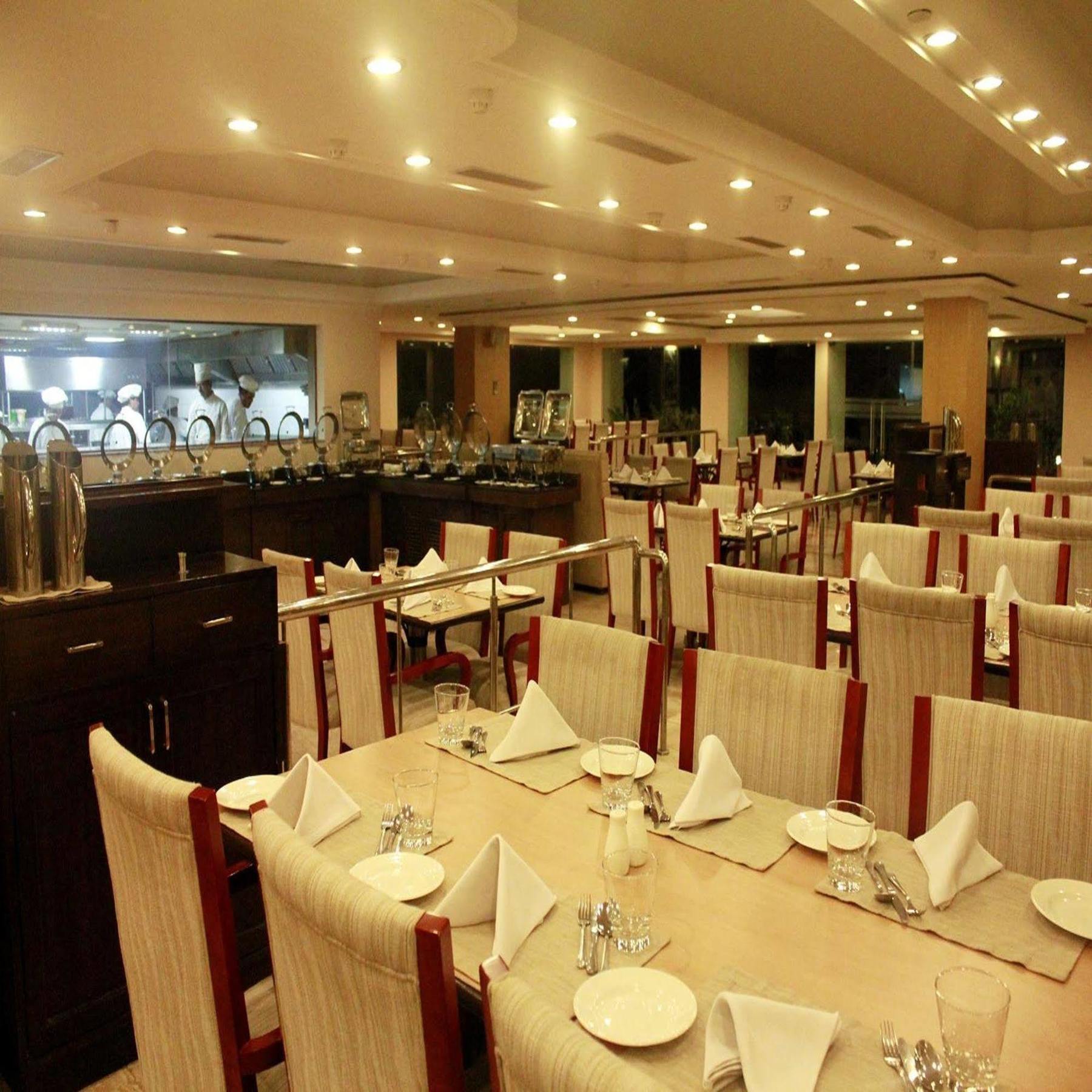 Royal Sarovar Portico Shiliguri Exterior foto